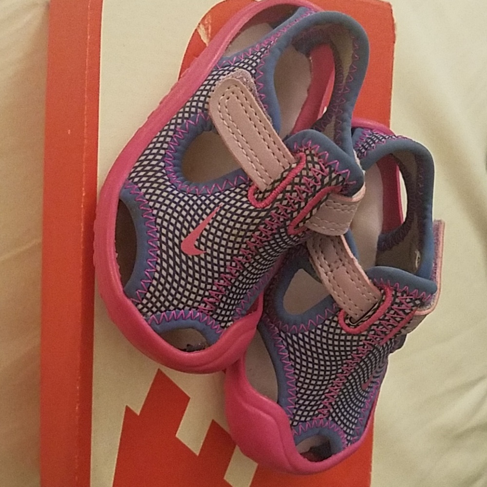 VGUC Nike Sunray Protect Sandal